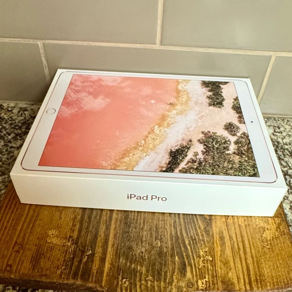 Apple iPad Pro 10.5 Wi Fi (Box Only)